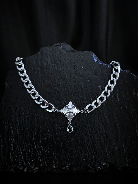 OLD WORLD shield chunky necklace - 1 𝖑𝖊𝖋𝖙 !