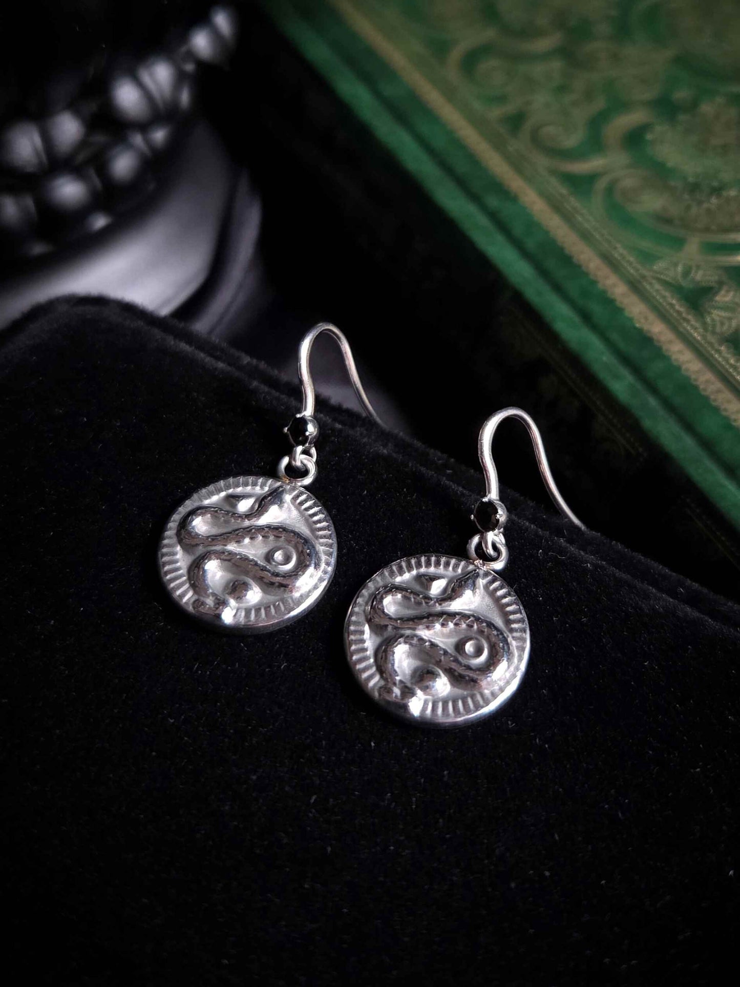SERPENTINE Snake medallion earrings