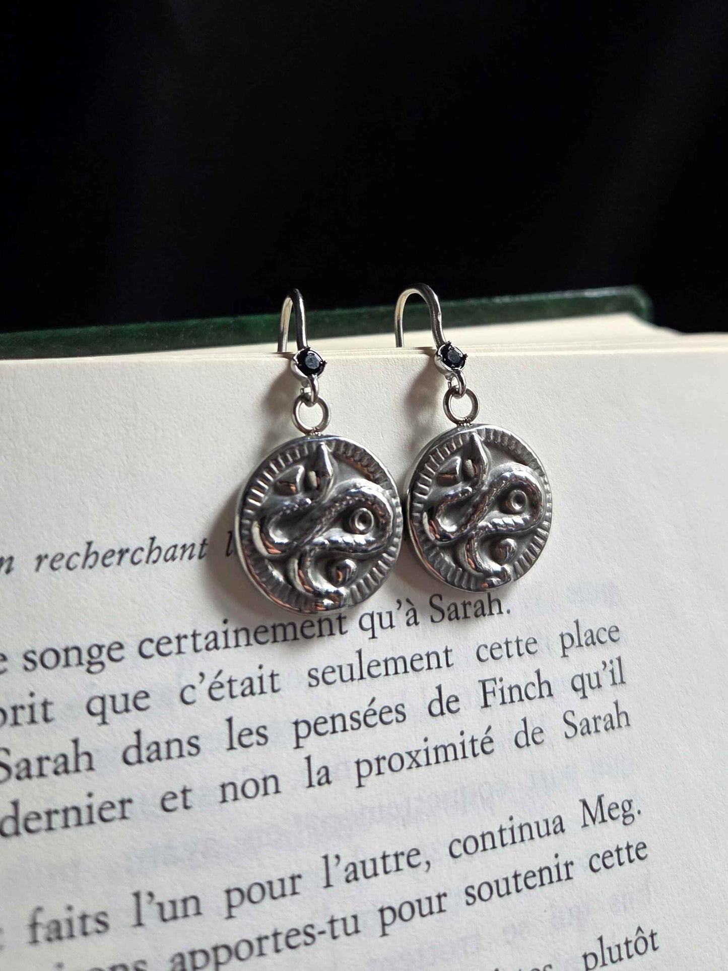 SERPENTINE Snake medallion earrings