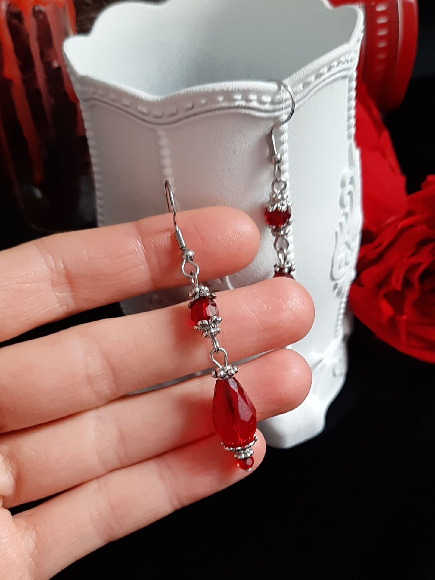 𝕯𝖊𝖘𝖎𝖗𝖊 crystal earrings - Red