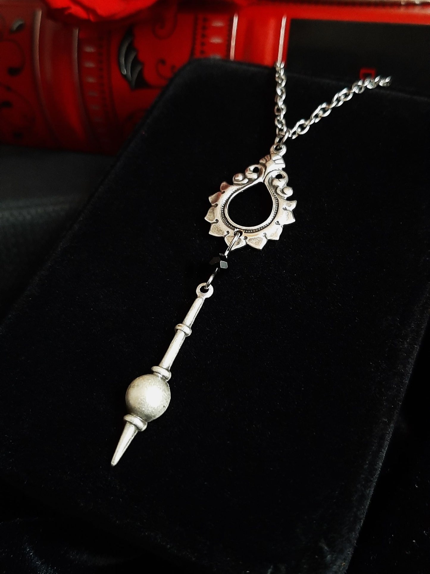 𝕳𝖞𝖕𝖓𝖔𝖘𝖎𝖘 pendulum necklace