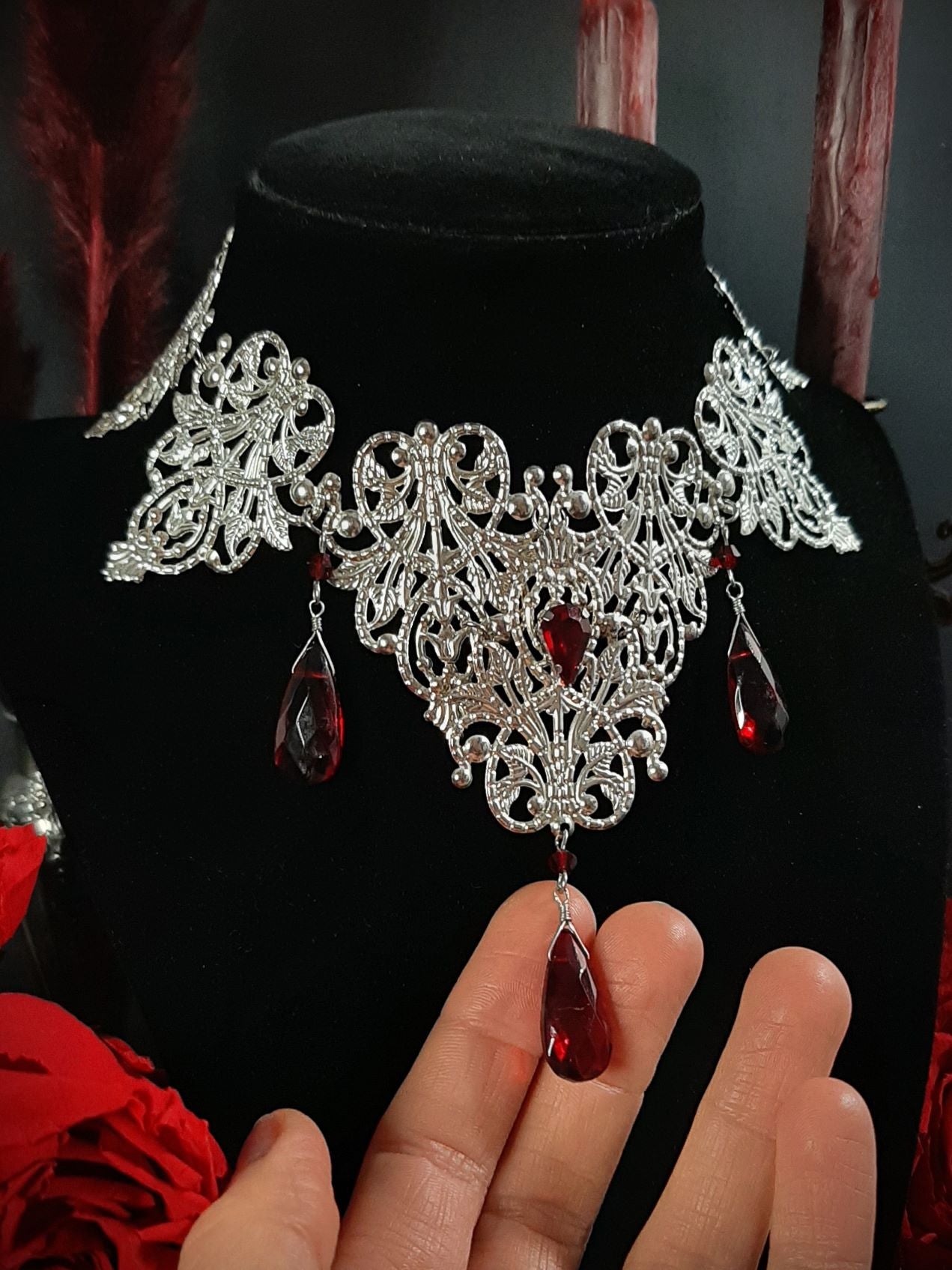 𝕺𝖕𝖚𝖑𝖊𝖓𝖈𝖊 𝟑 - Epic choker red- One left!