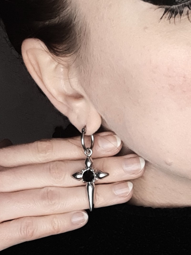 𝕮𝖔𝖒𝖒𝖆𝖓𝖉 cross earrings - 𝖔𝖓𝖊 𝖑𝖊𝖋𝖙 !