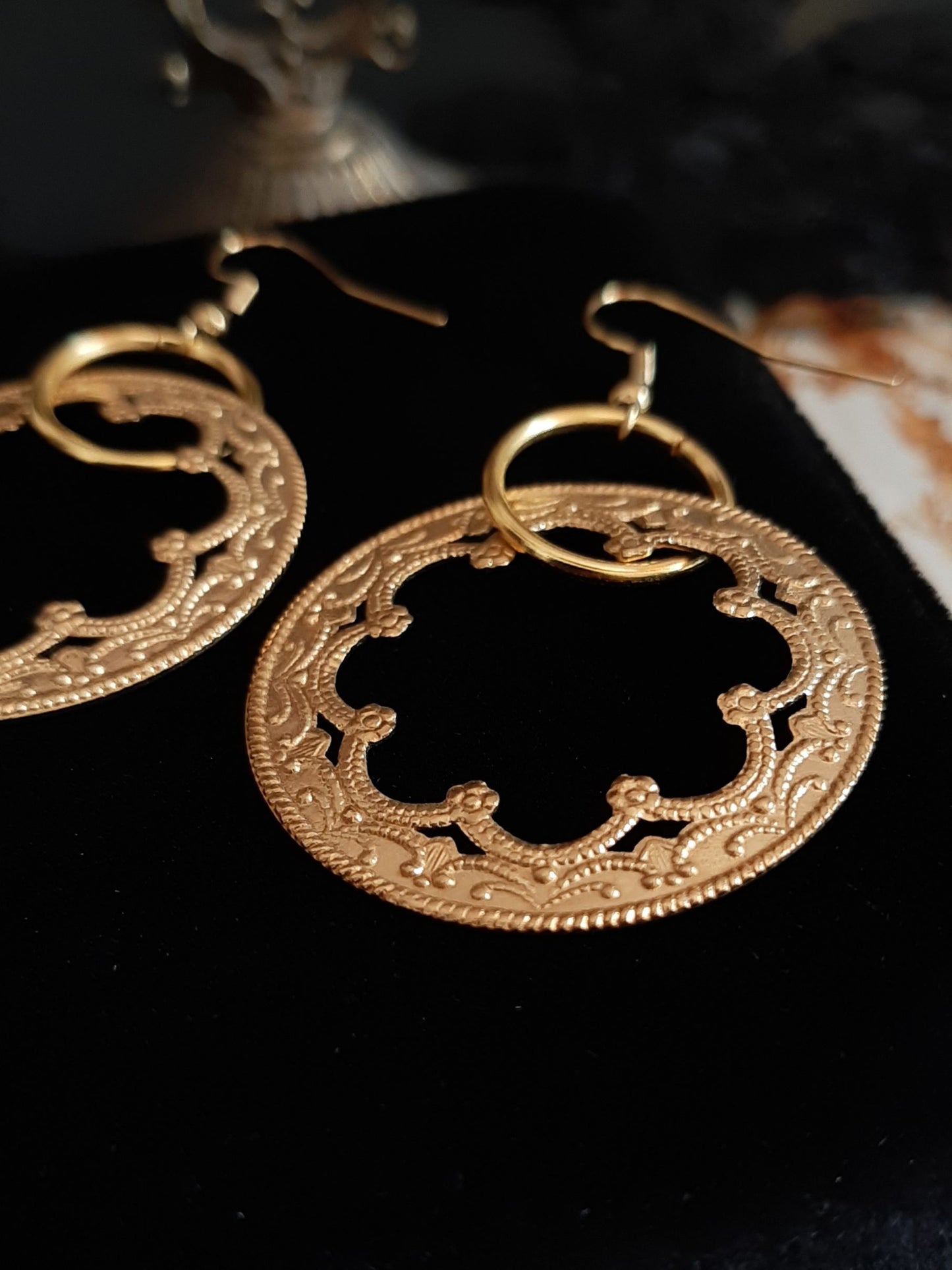 Medieval Filigree hoop earrings - Gold