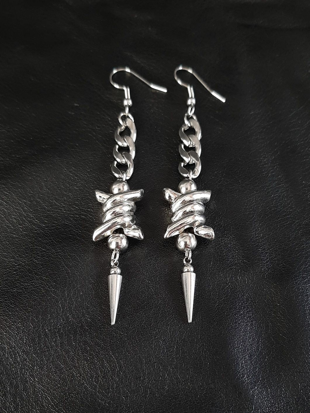 SIGNAL - Barbed wire spike earrings