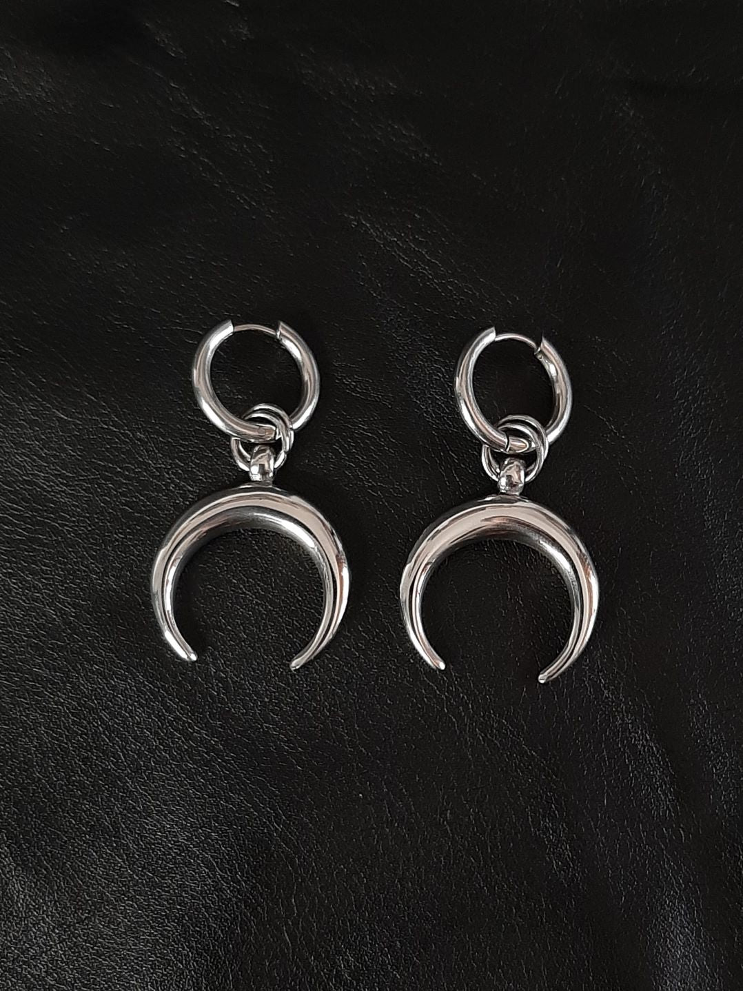 ECLIPSE - Moon crescent earrings