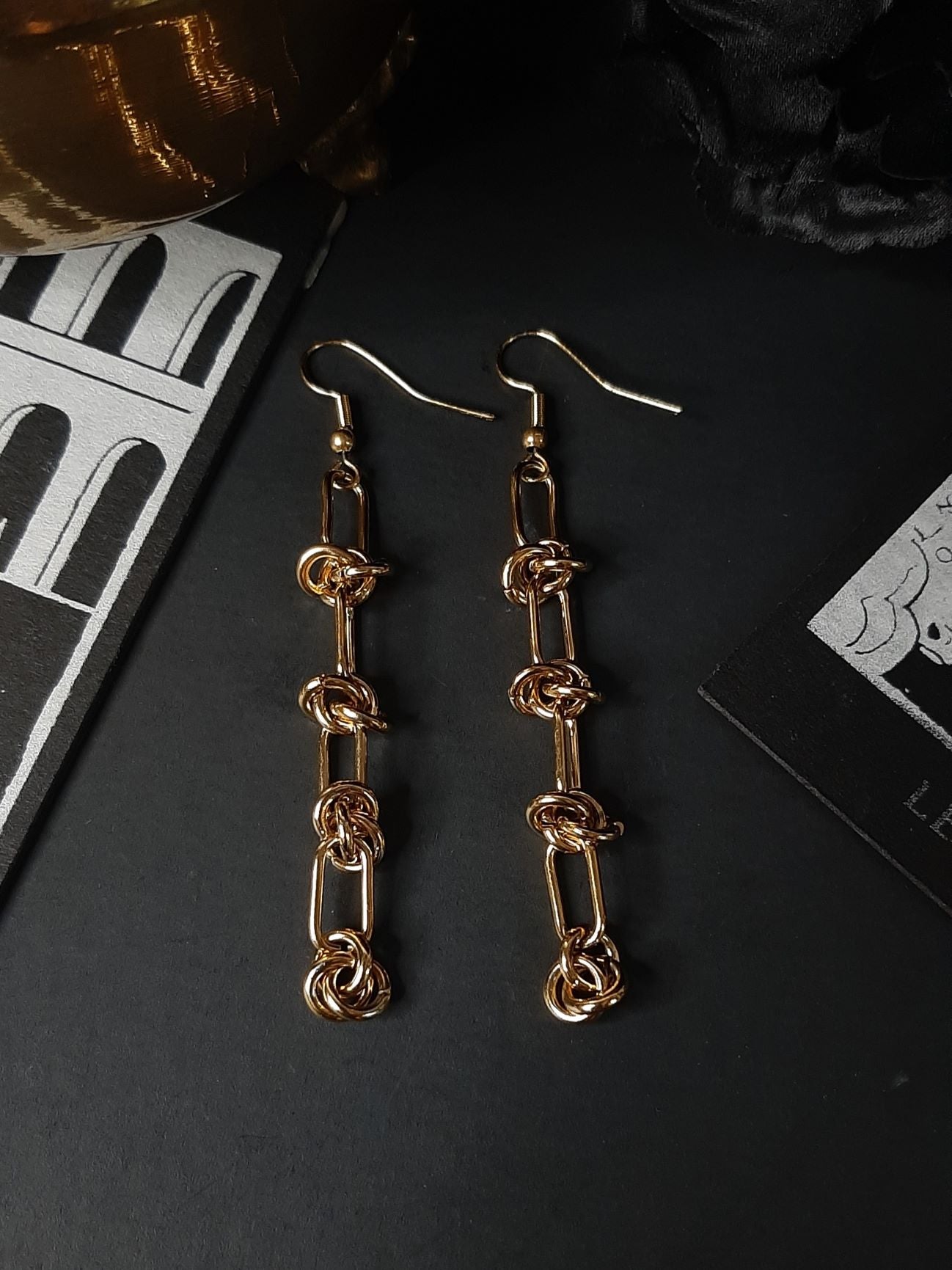 Chain knot earrings- Gold