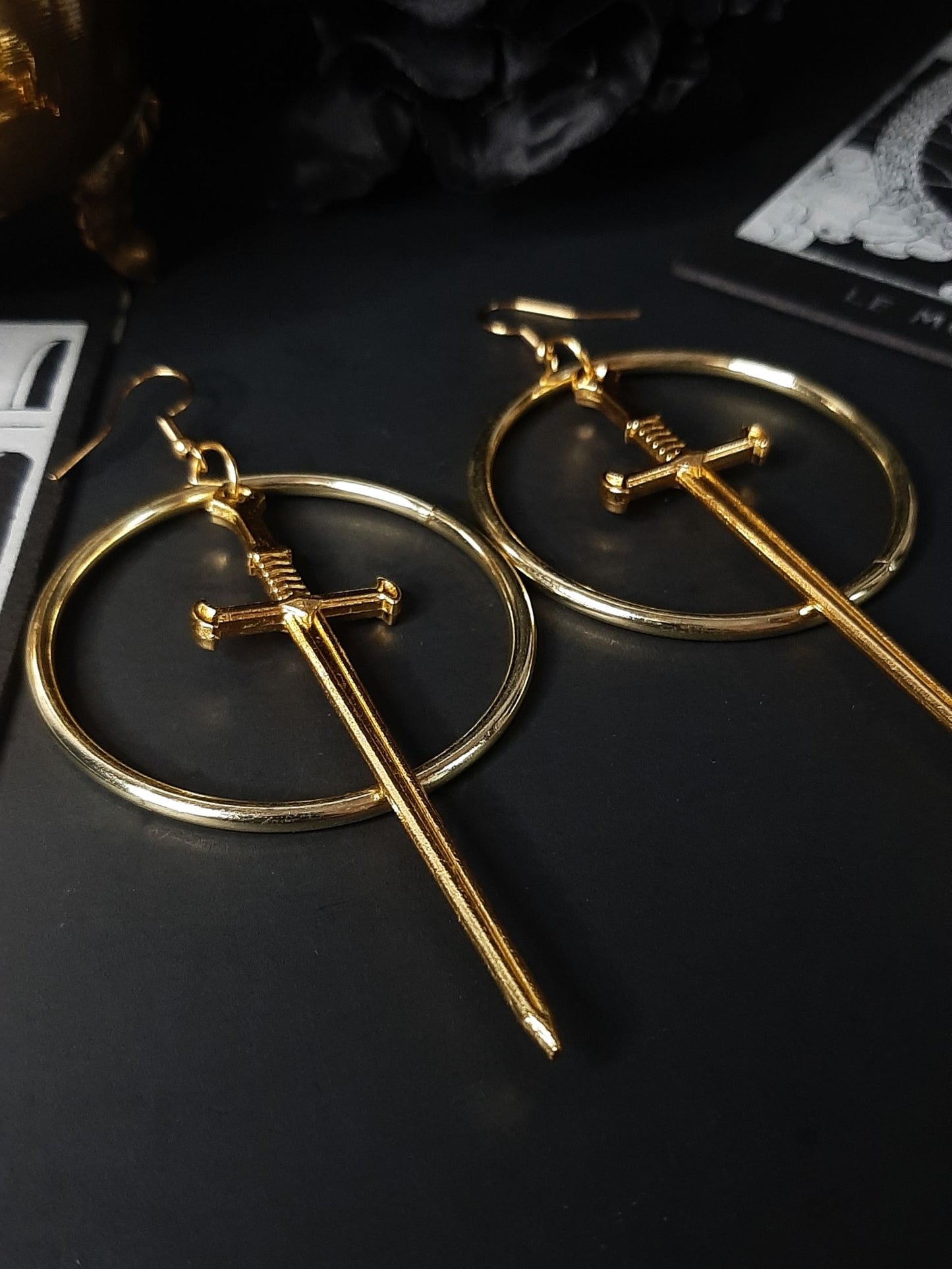 Sword hoop earrings - Gold