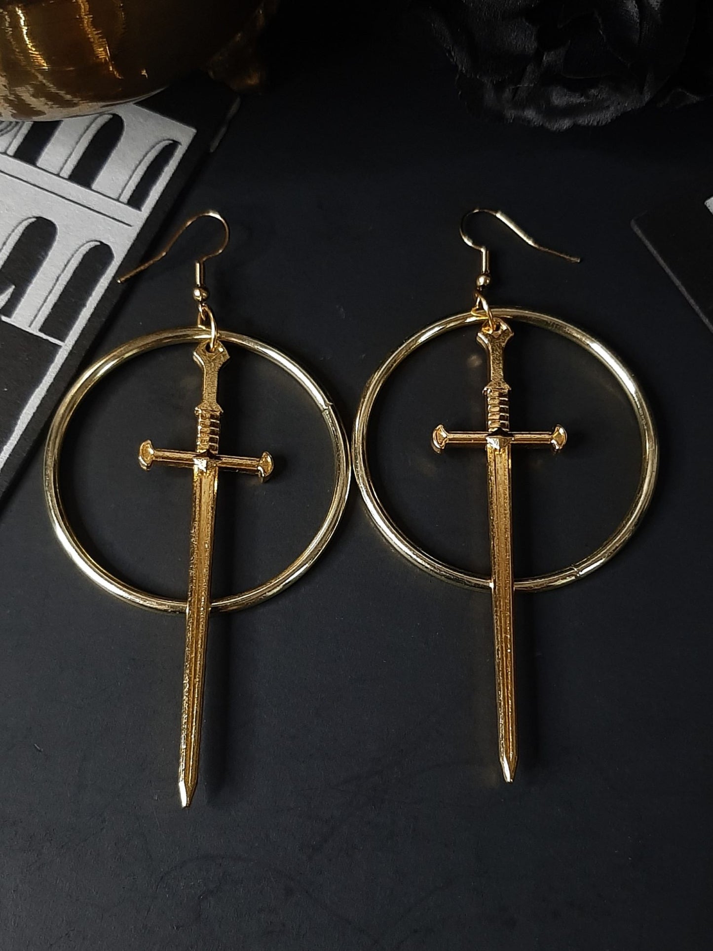 Sword hoop earrings - Gold