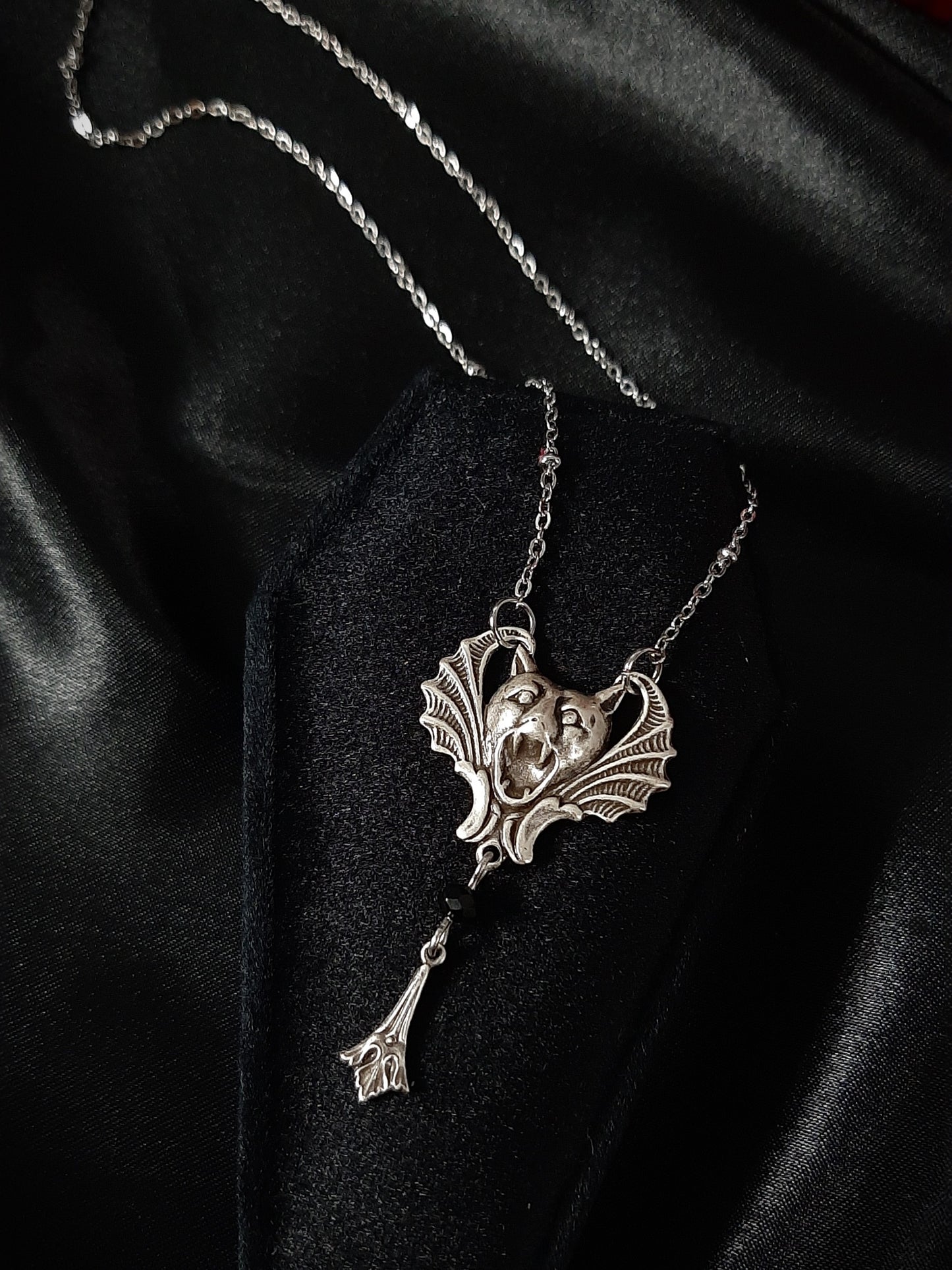 UNDEAD - Bat face necklace, 1 𝖑𝖊𝖋𝖙 !