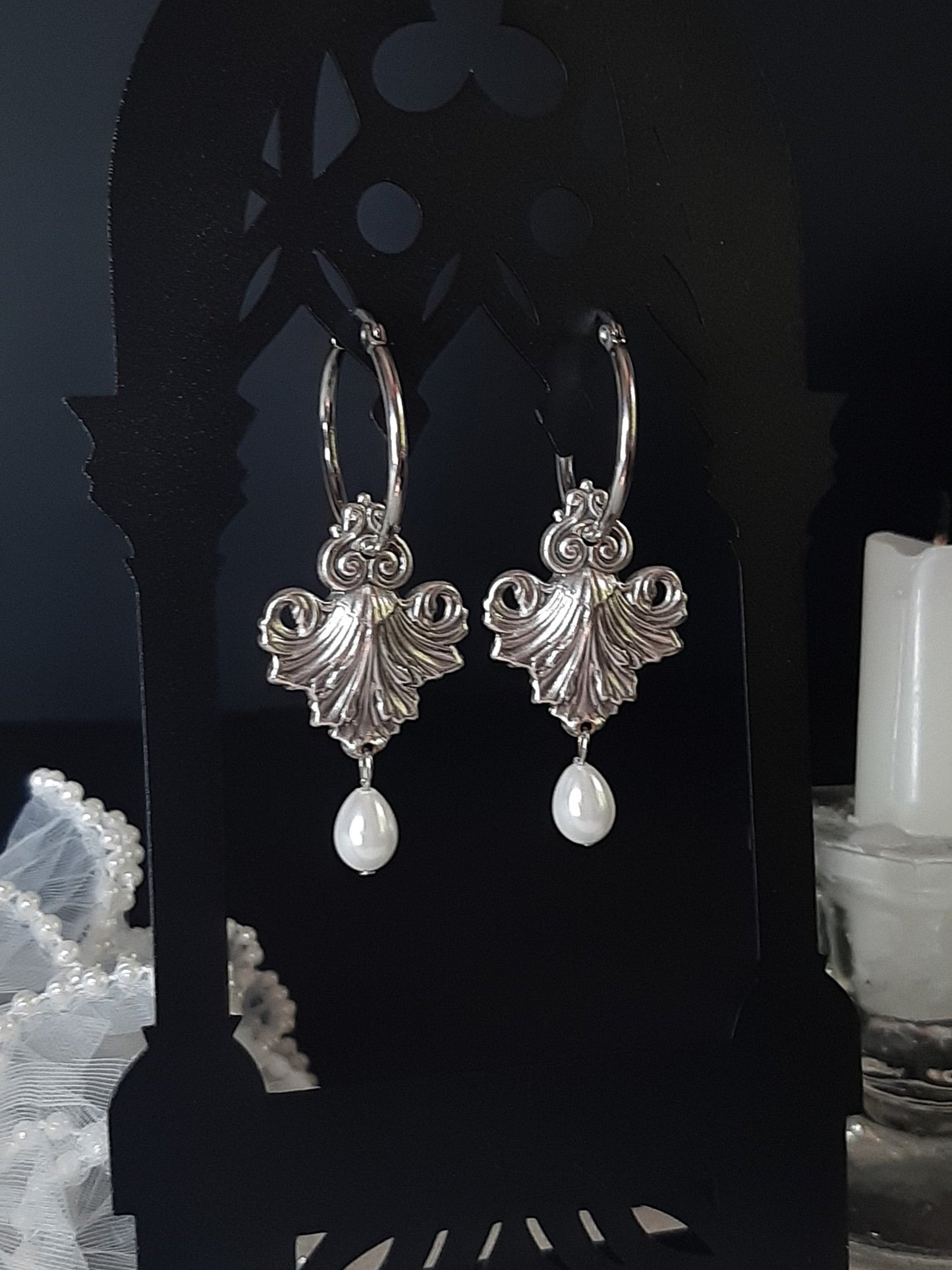 LUSTER - Filigree pearl hoops, 2 𝖑𝖊𝖋𝖙 !