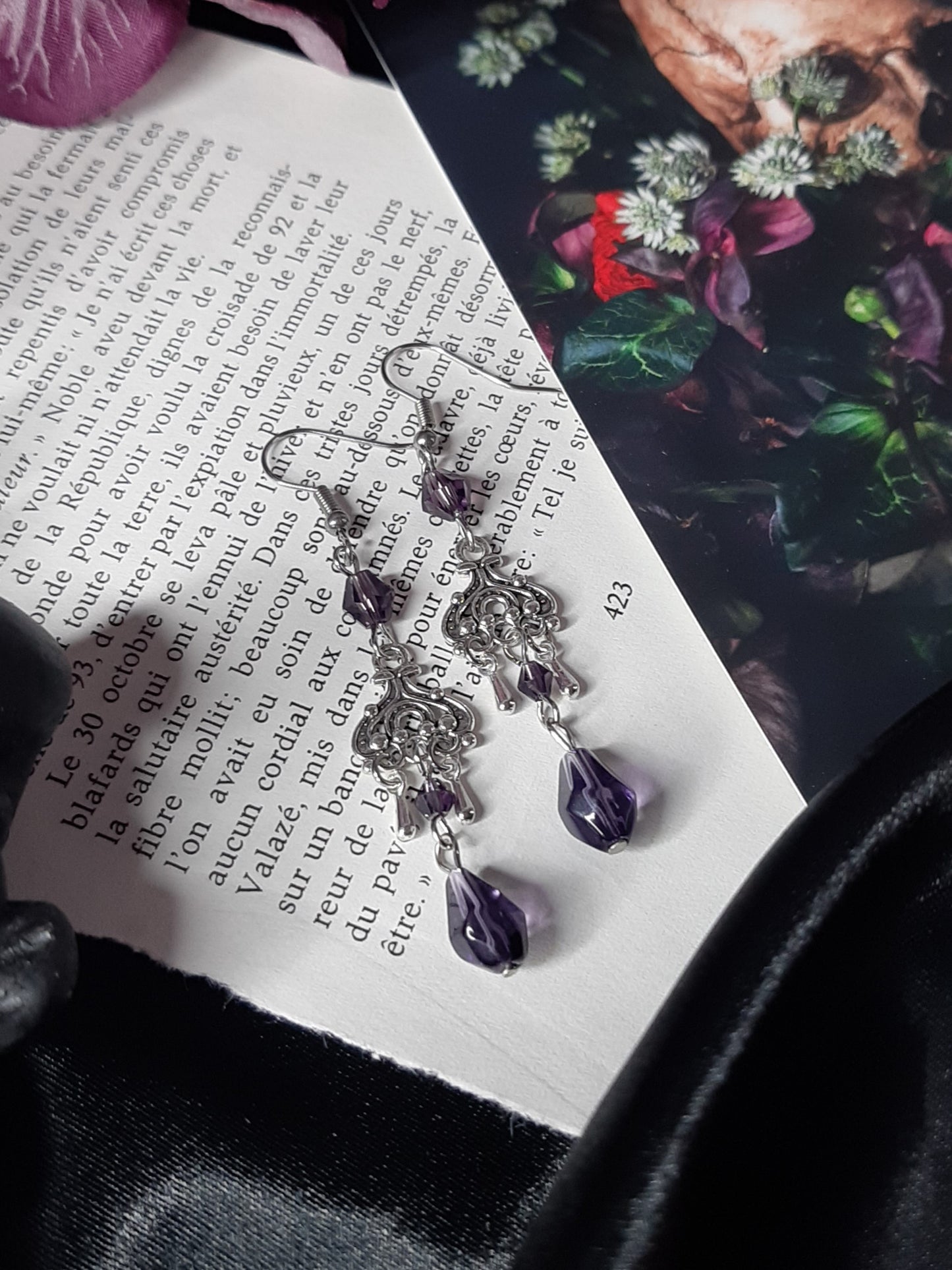 Lilac crystal chandelier earrings - 1 𝖑𝖊𝖋𝖙!