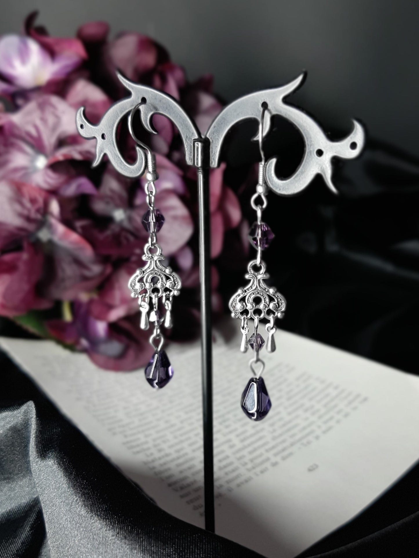 Lilac crystal chandelier earrings - 1 𝖑𝖊𝖋𝖙!