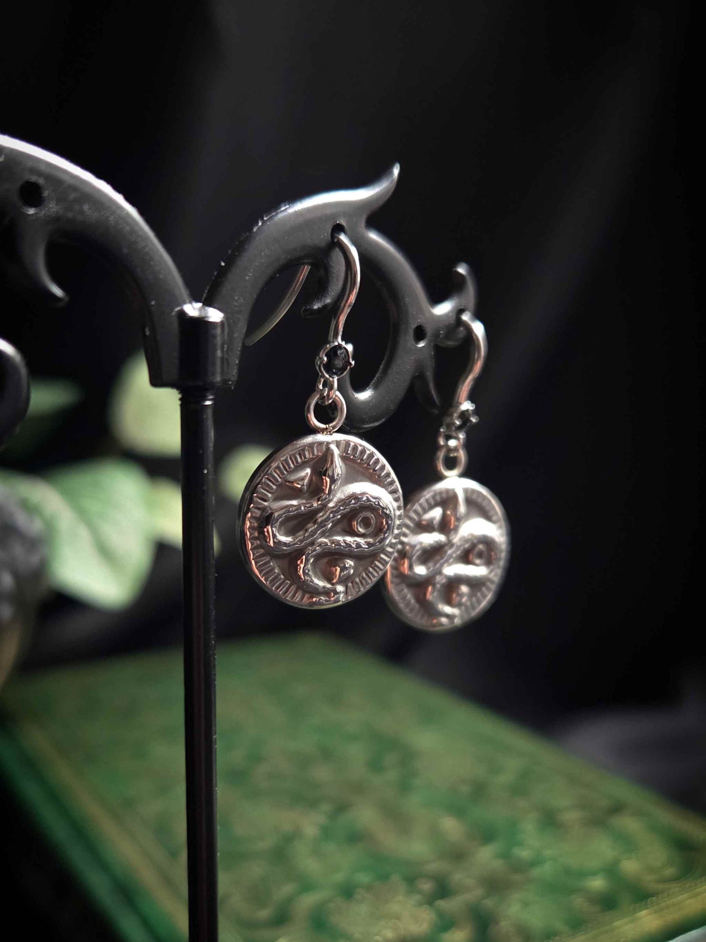 SERPENTINE Snake medallion earrings