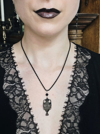 SANCTUM Urn rope necklace