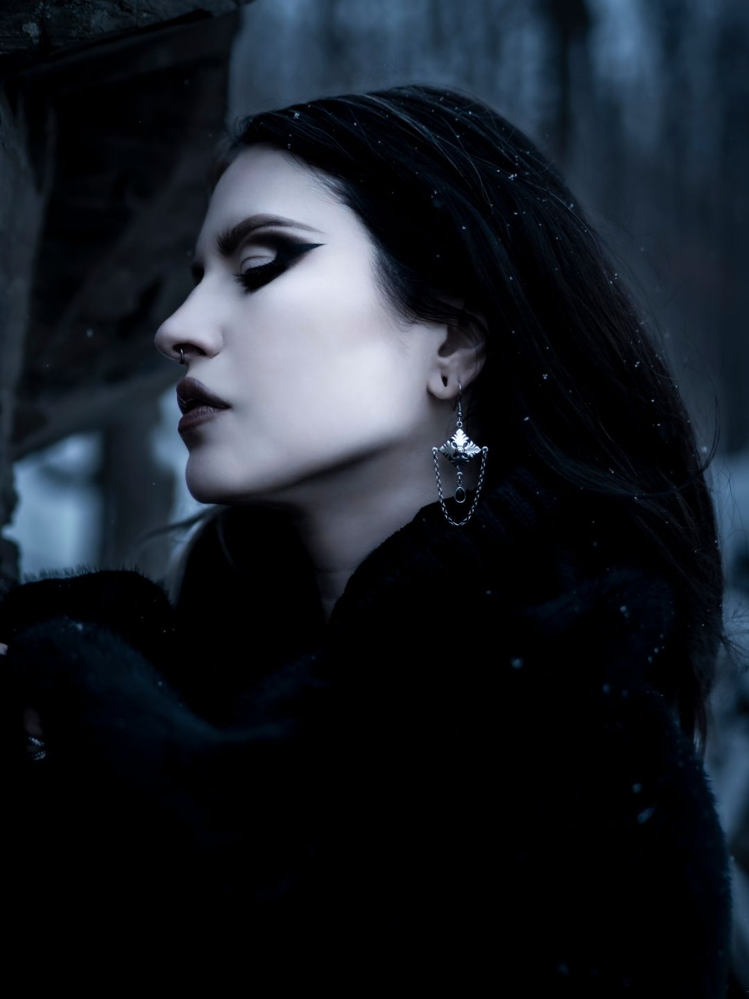 OLD WORLD shield chandelier earrings - 3 𝖑𝖊𝖋𝖙 !