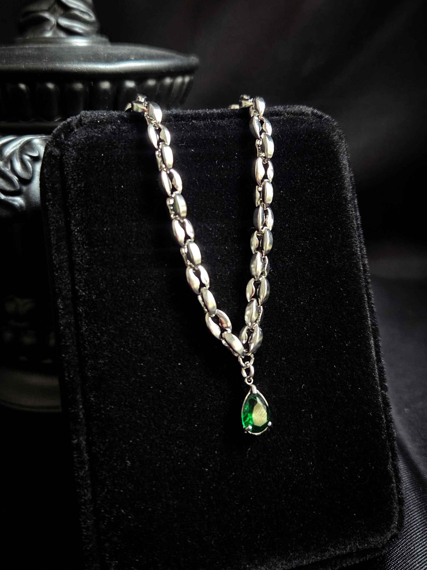 TWISTED Vines necklace - Green