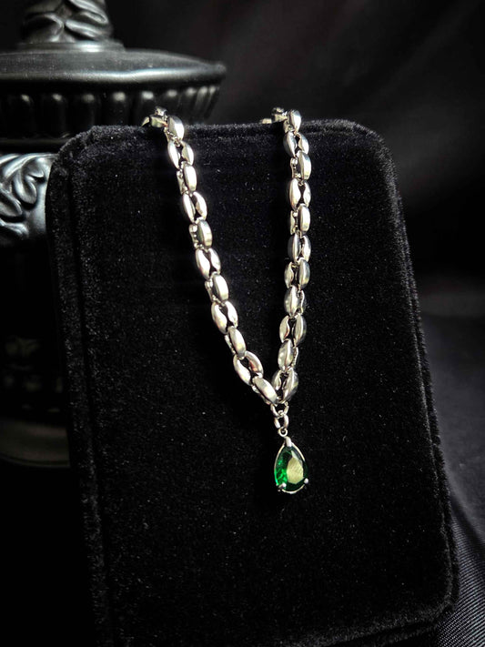 TWISTED Vines necklace - Green