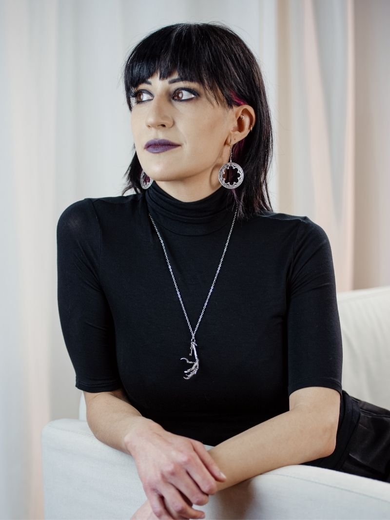 RAVEN claw necklace