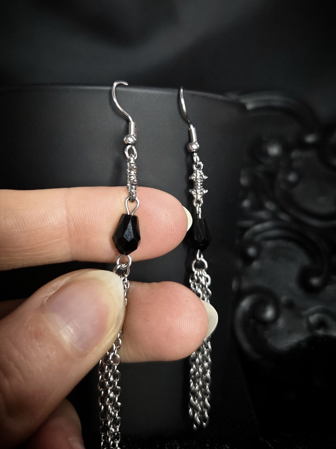 VESPERA chain tassel earrings