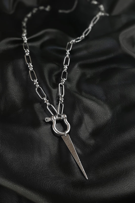 VIGOR - Hardware spike necklace