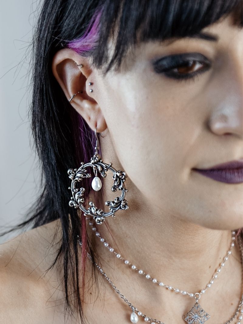 GRACE pearl Baroque hoops