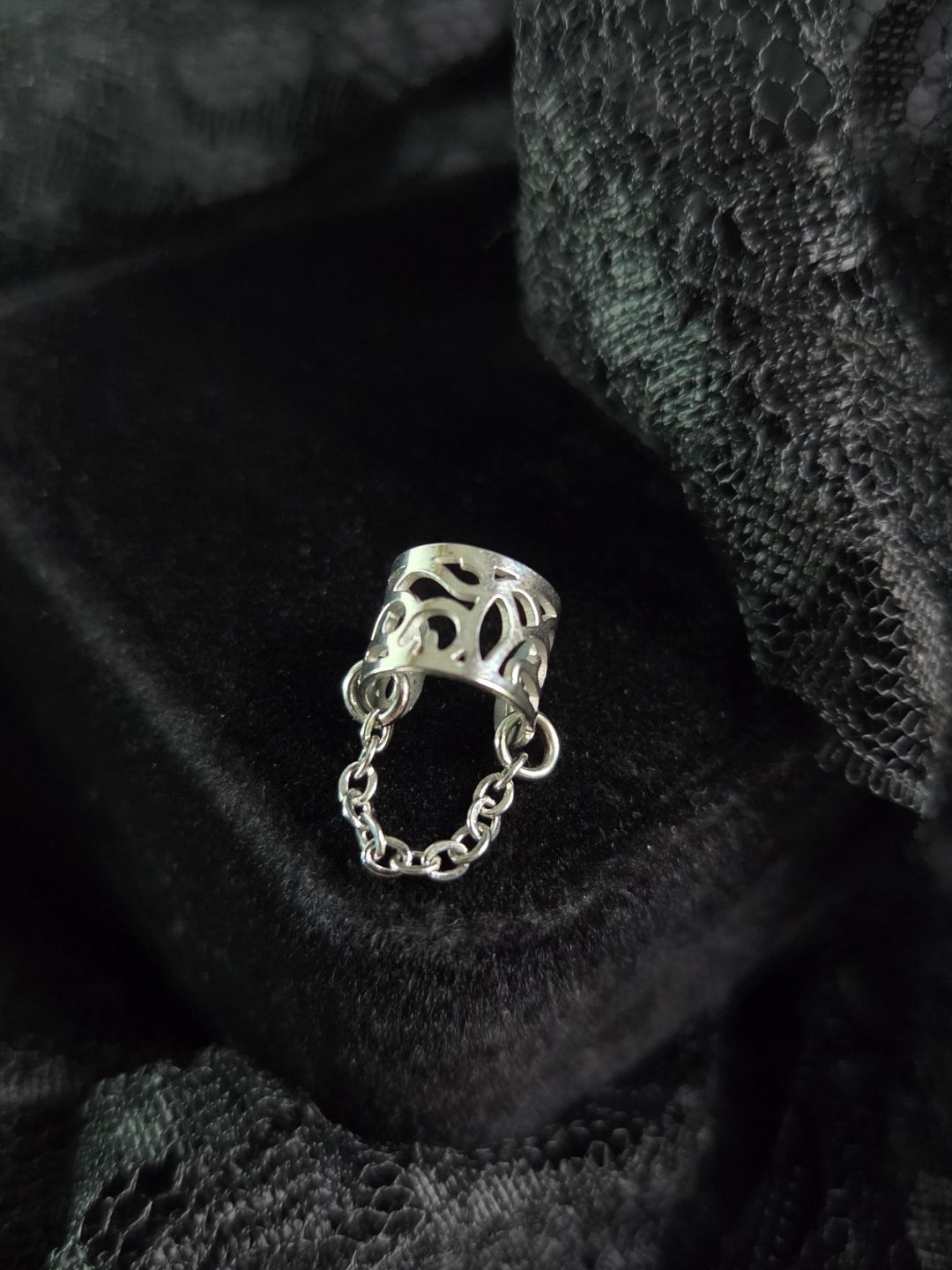 Filigree chain ear cuff