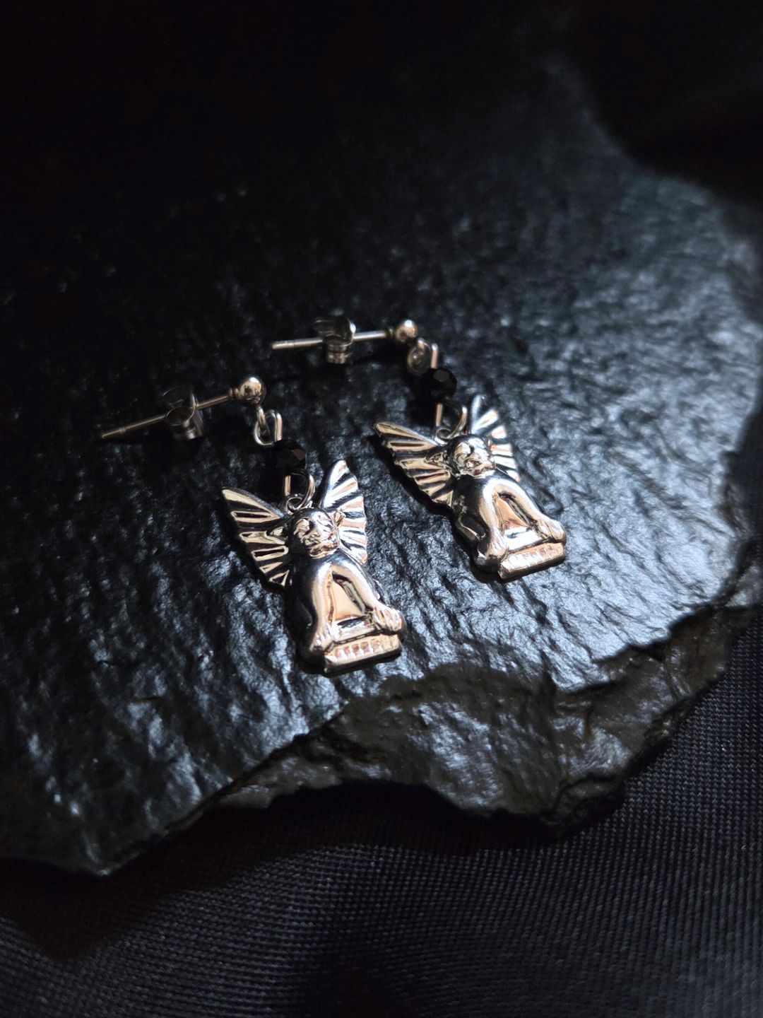 GARGOYLE stud earrings - Shiny