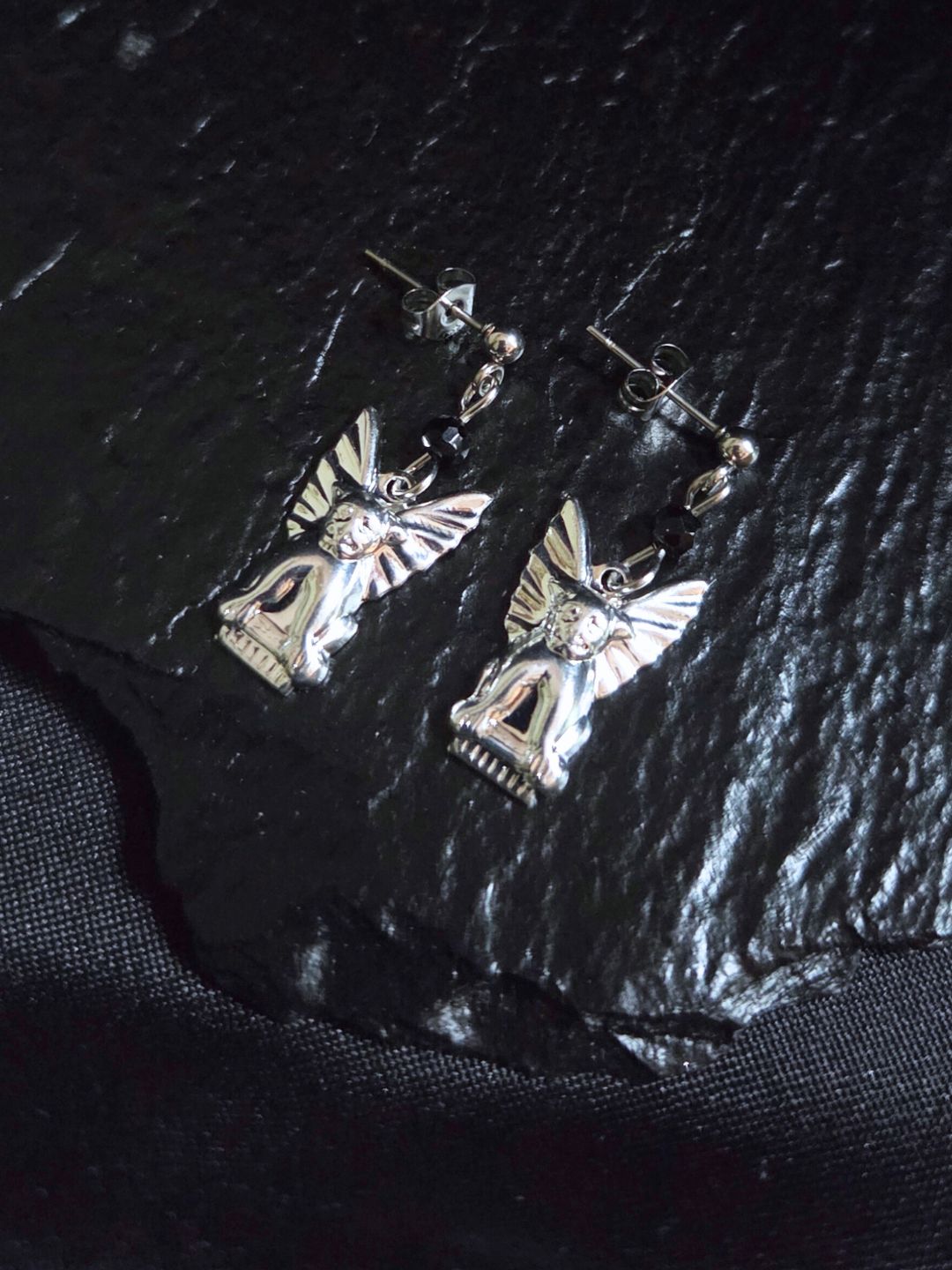 GARGOYLE stud earrings - Shiny