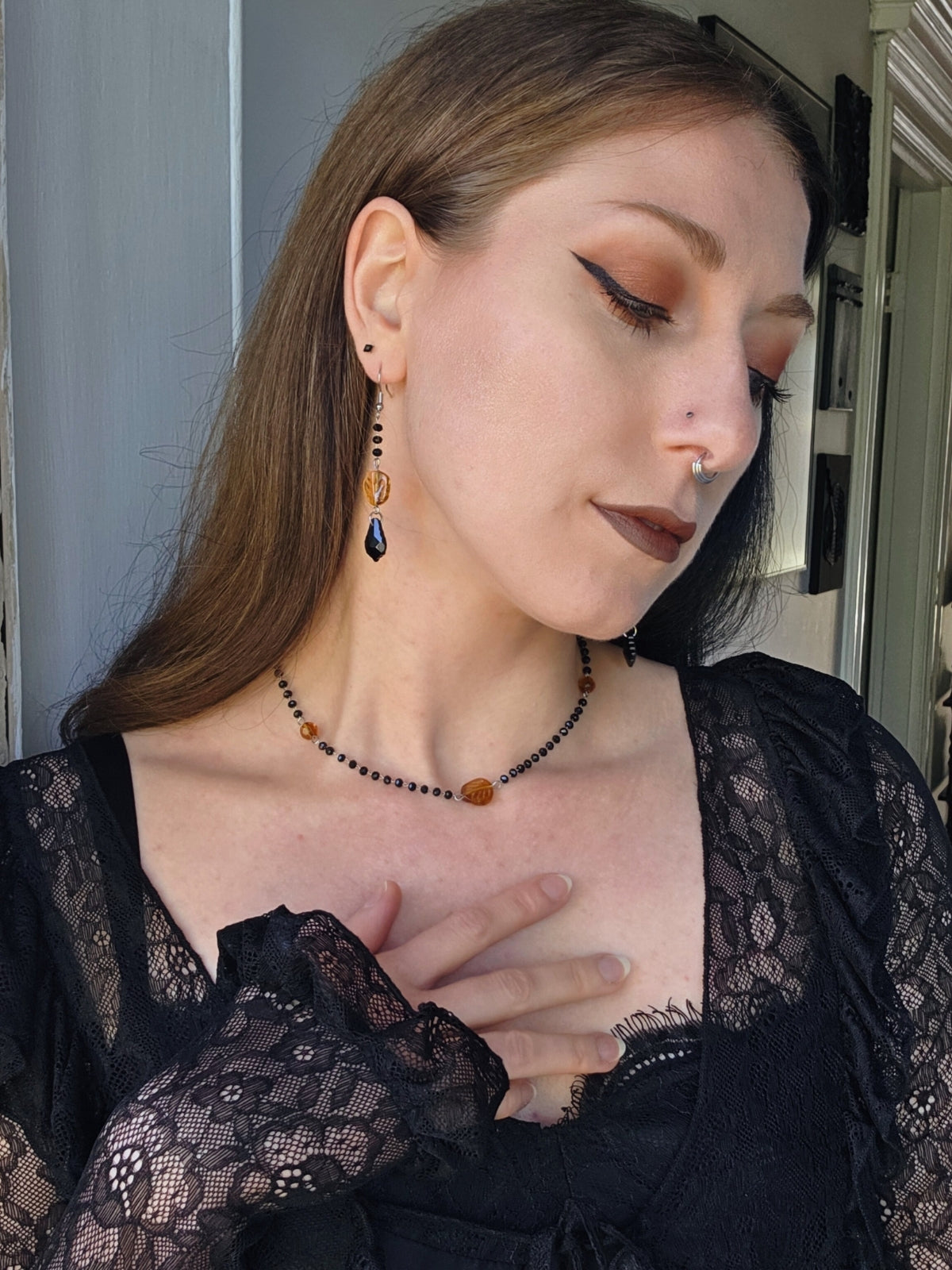 Leaf amber black earrings