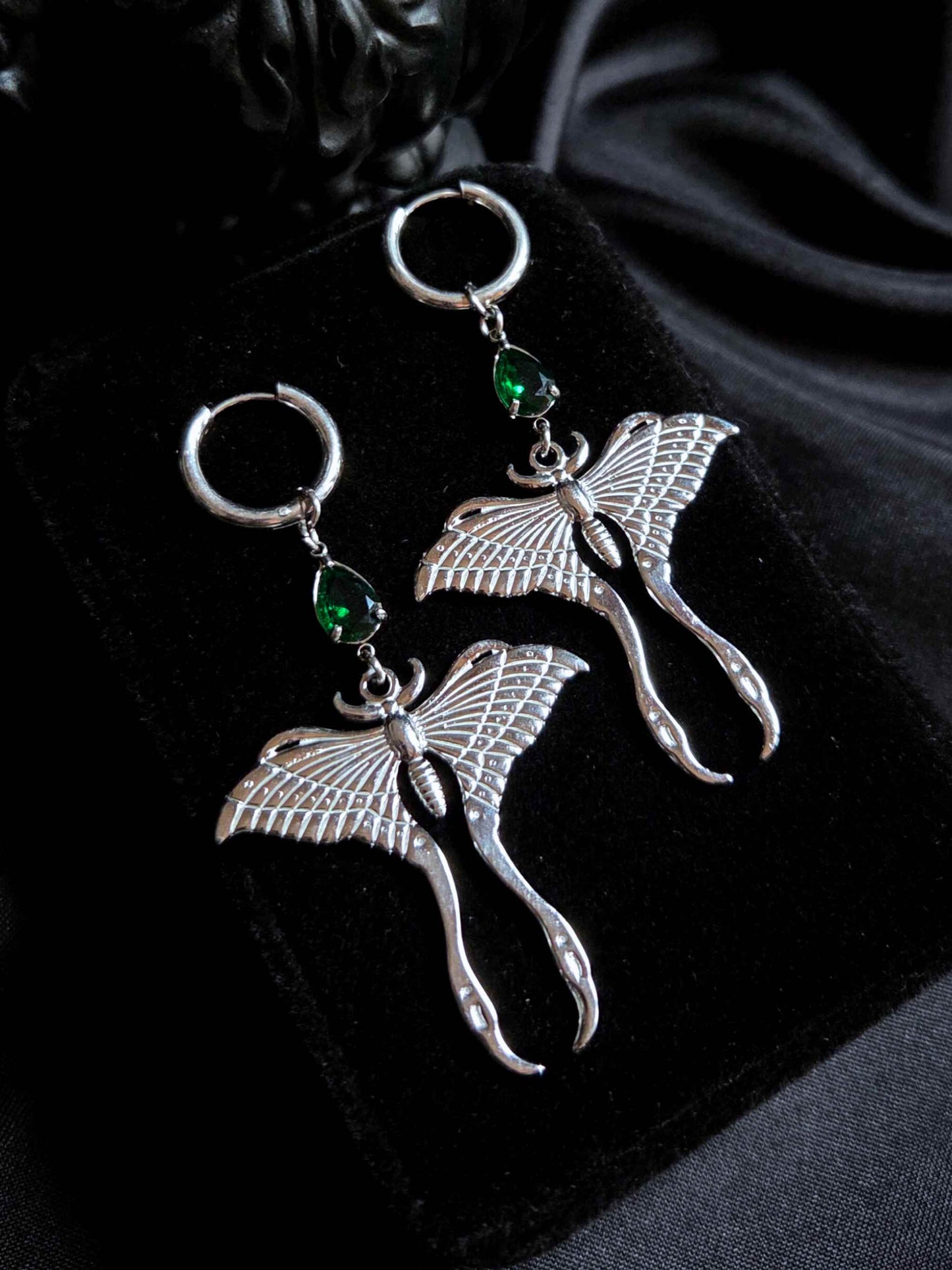 NOCTURNA Moth earrings -green