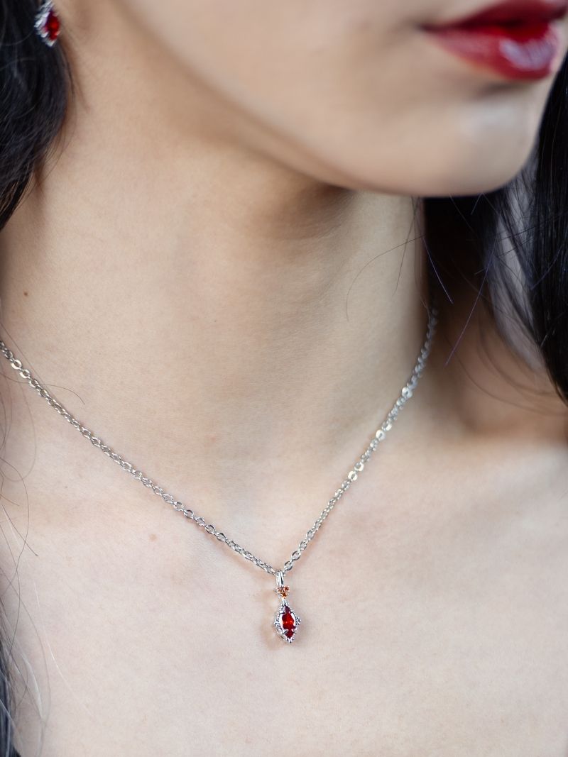 ROYAL BLOOD red drip necklace