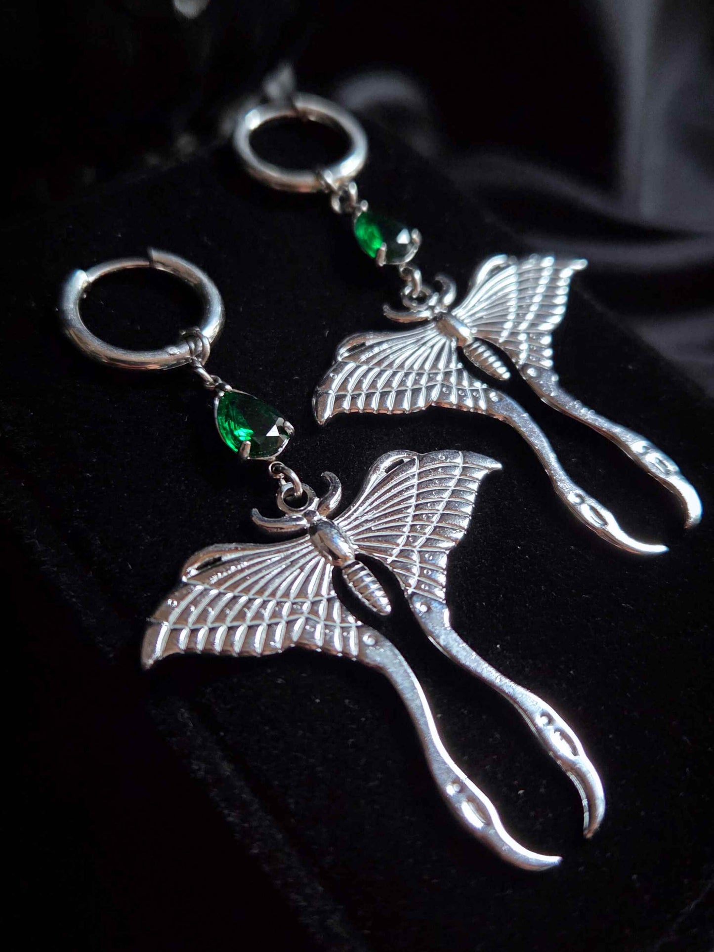 NOCTURNA Moth earrings -green