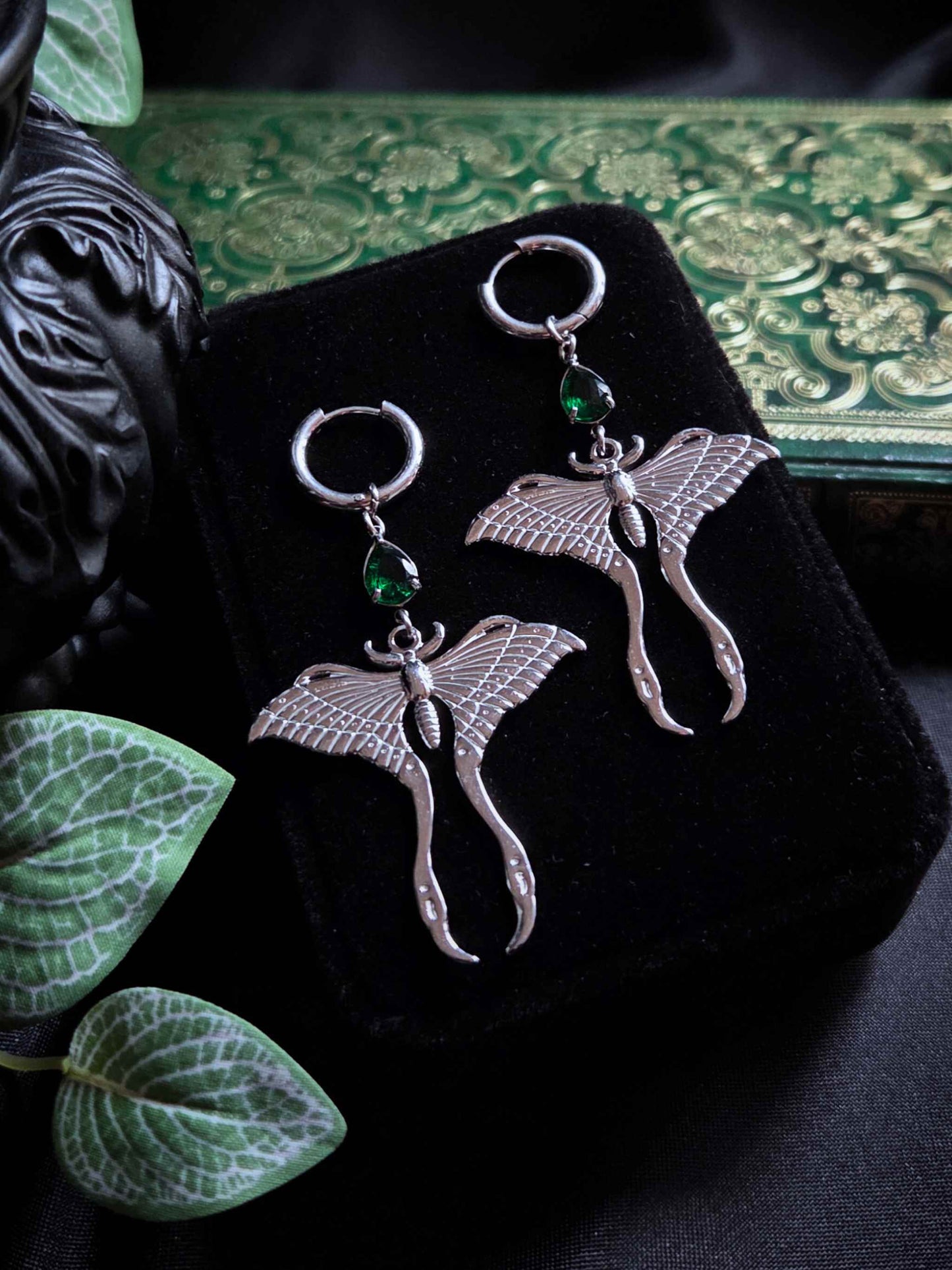 NOCTURNA Moth earrings -green