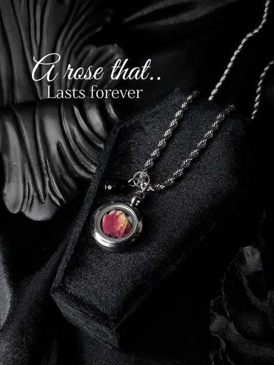 Preserved rose locket - 1 𝖑𝖊𝖋𝖙!