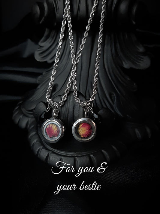 DUO Preserved rose locket - 1 𝖑𝖊𝖋𝖙!