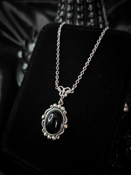 DUCHESS - Stone cameo necklace