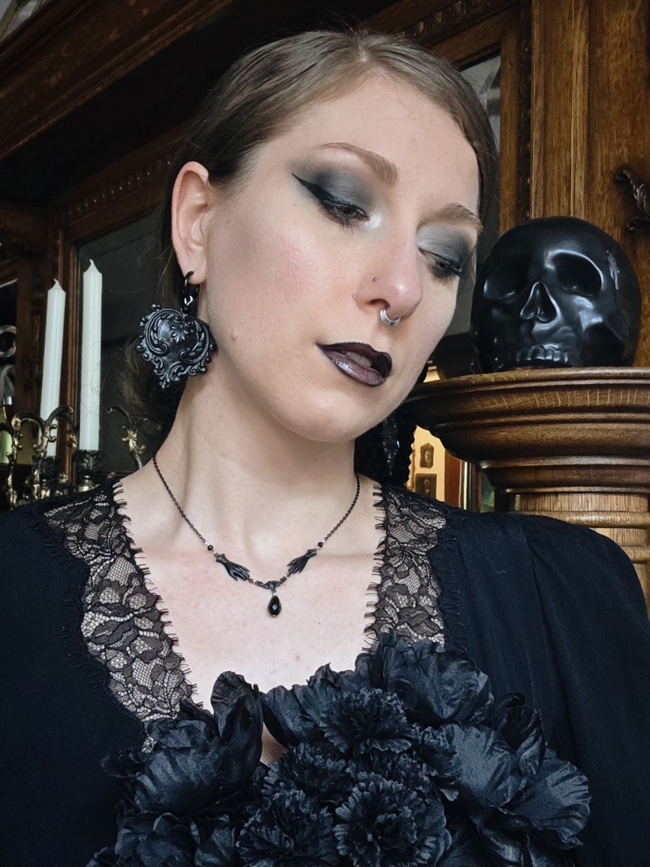 TENEBRAE Black filigree earrings