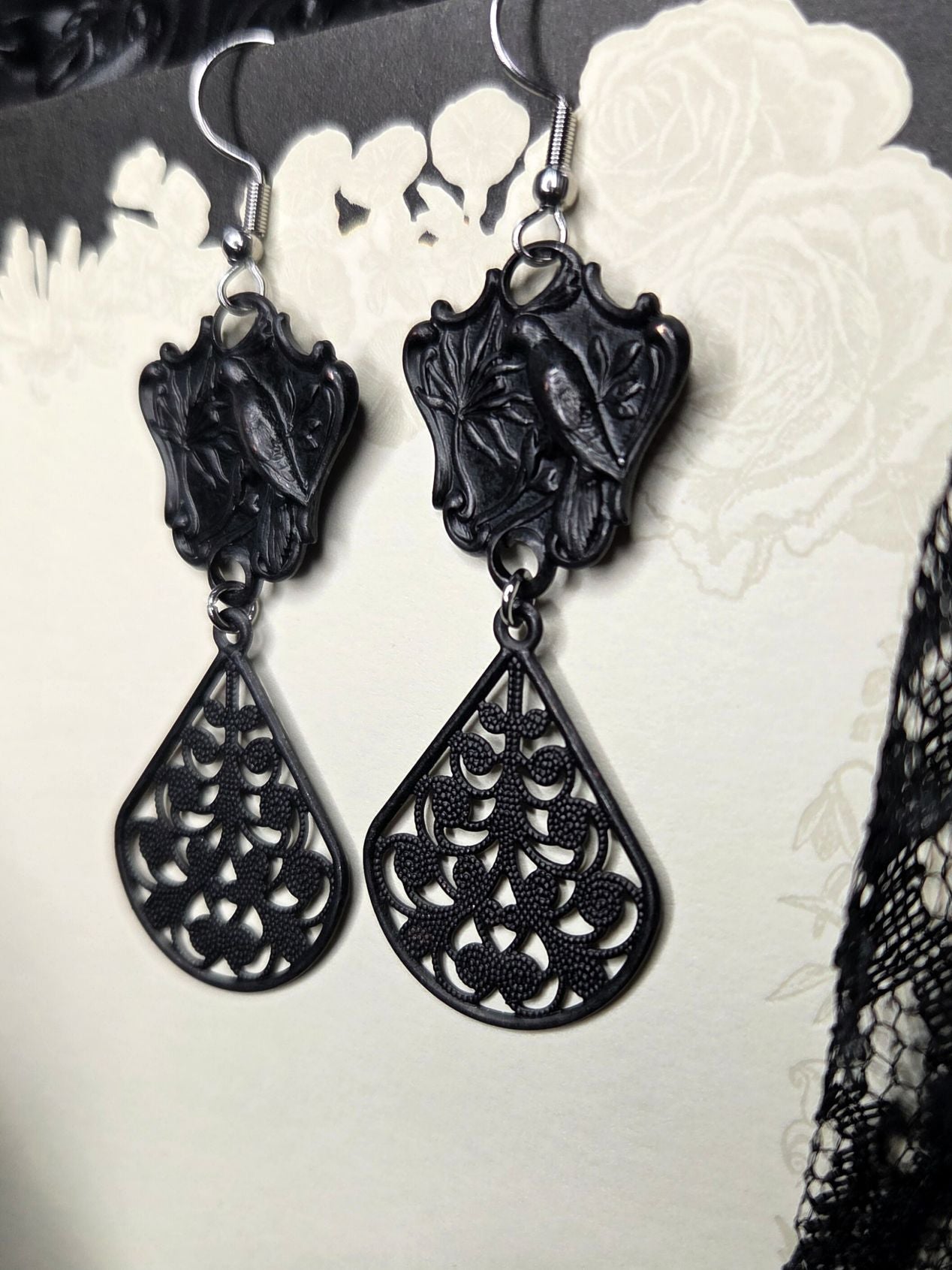 LIBERARE Dove filigree earrings