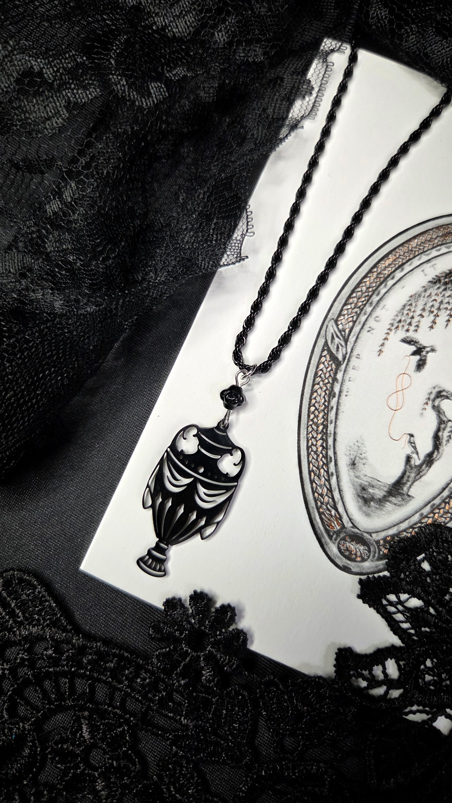 SANCTUM Urn rope necklace