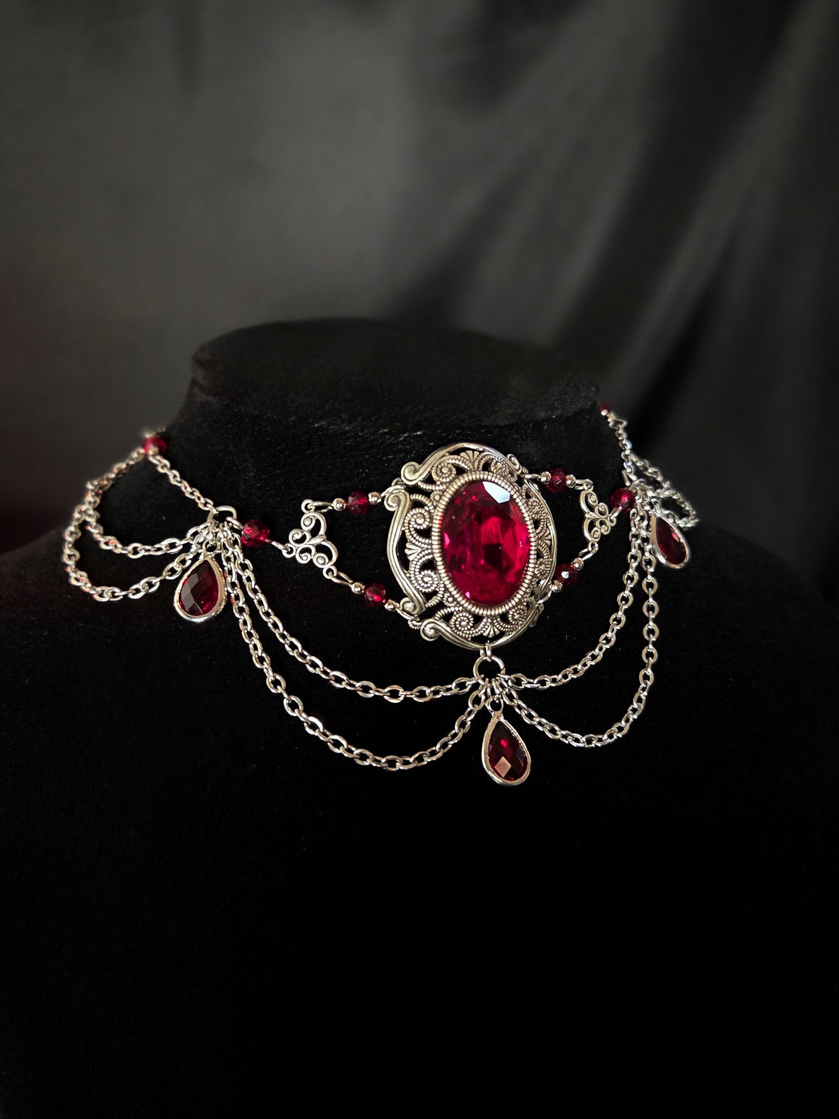 Red Requiem - Swarovski vampire choker