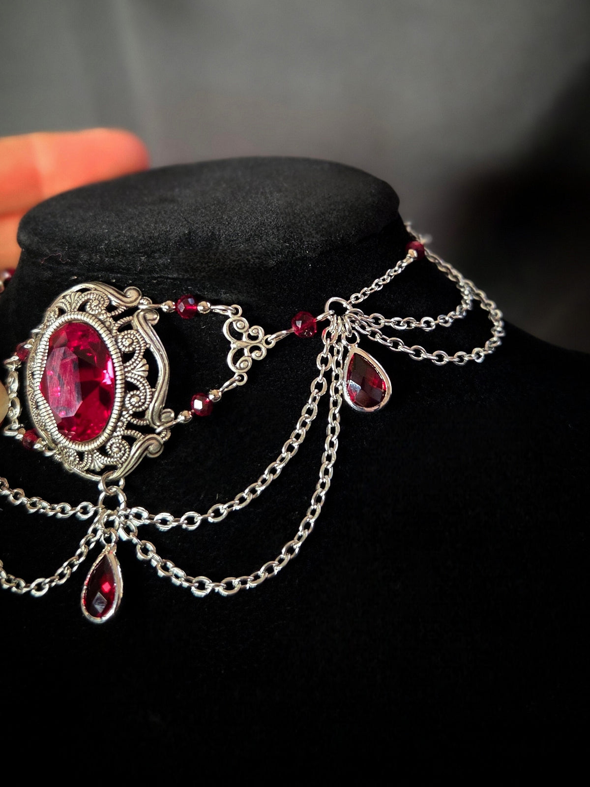 Red Requiem - Swarovski vampire choker