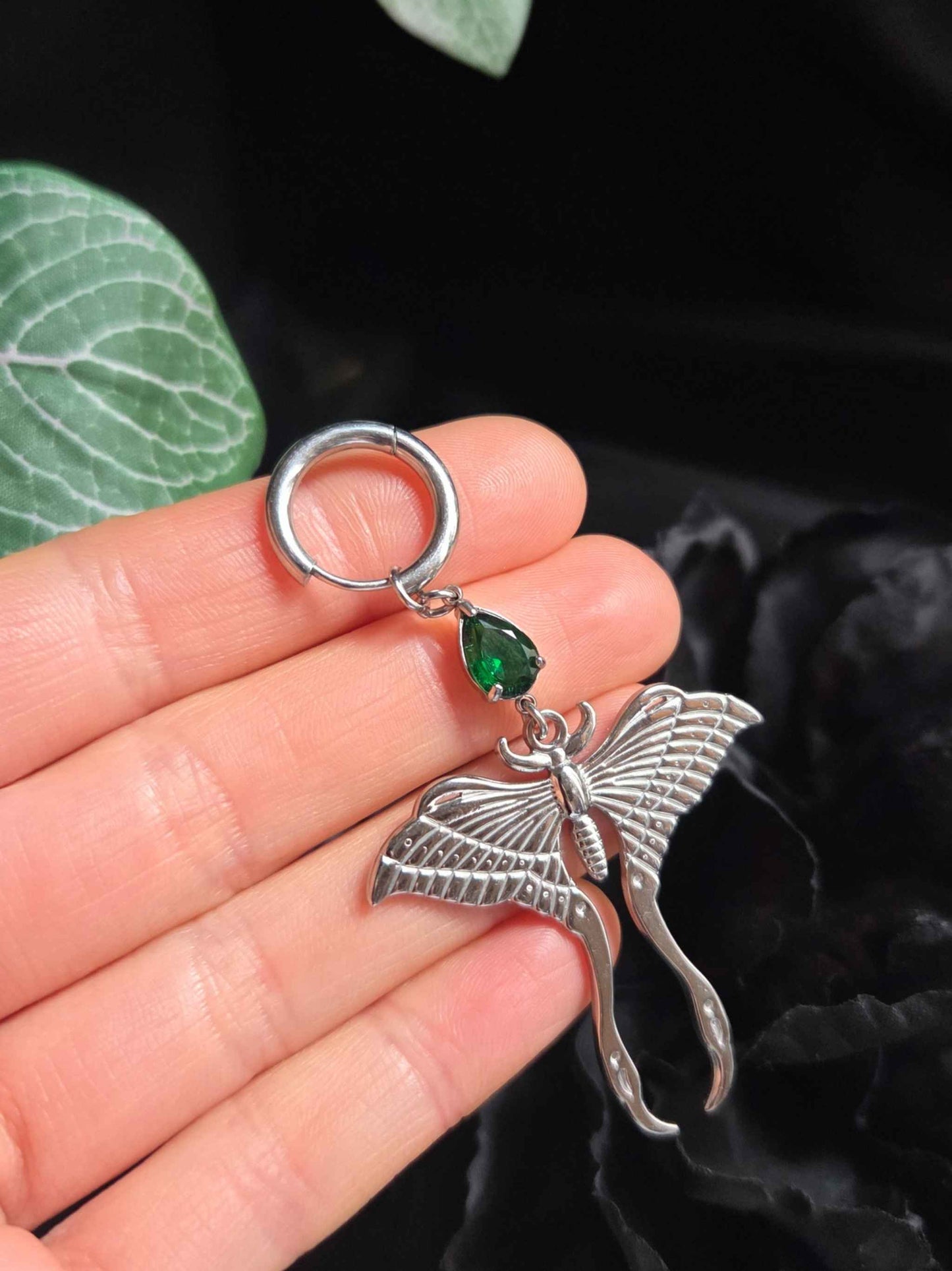 NOCTURNA Moth earrings -green