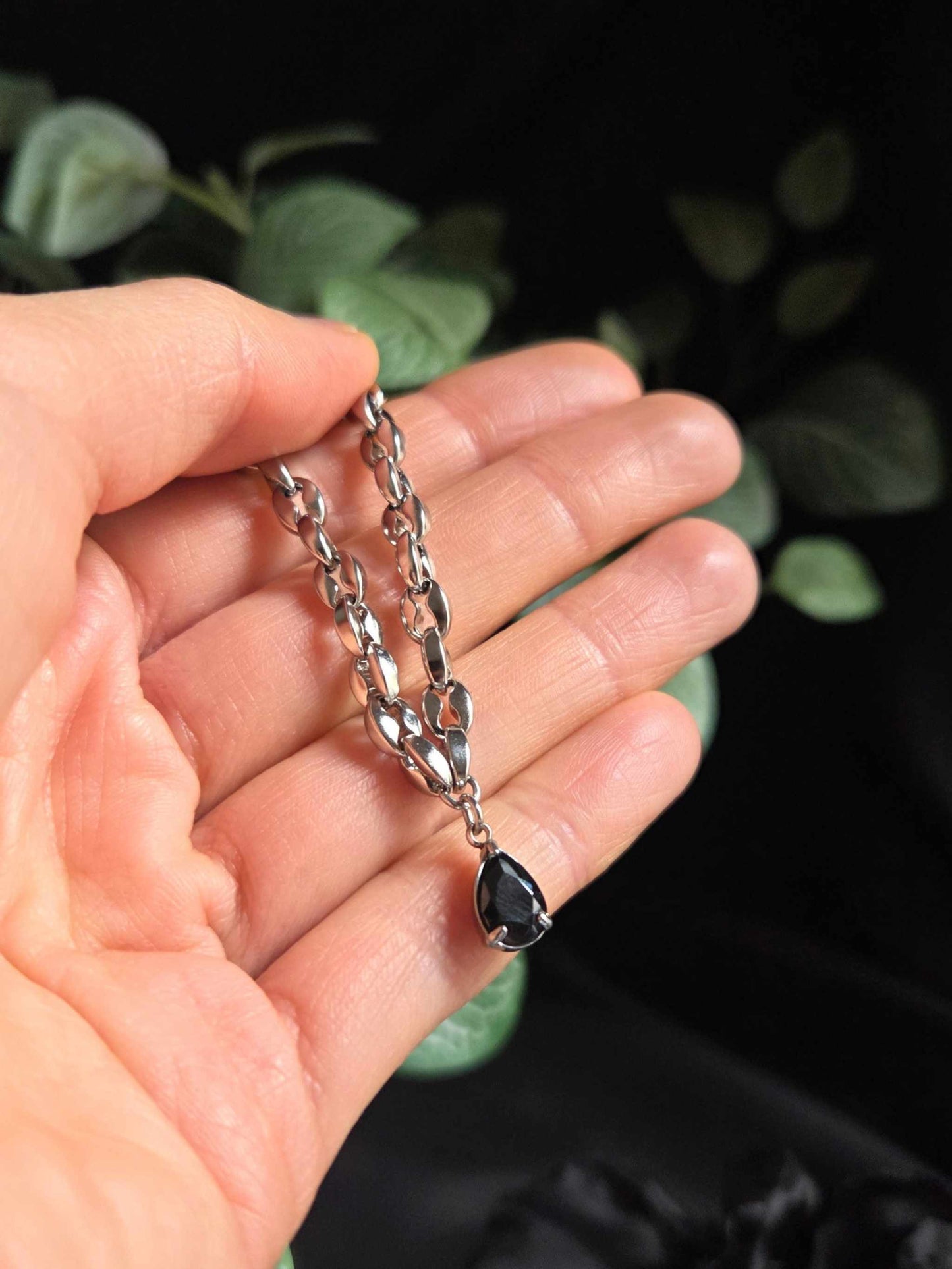 TWISTED Vines necklace - Black