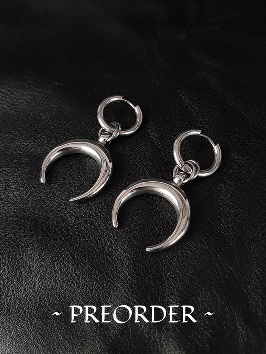 //PREORDER // ECLIPSE - Moon crescent earrings