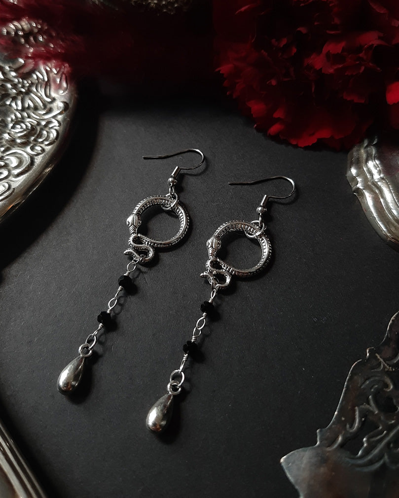 Ouroboros drop earrings- 𝖔𝖓𝖊 𝖑𝖊𝖋𝖙 !